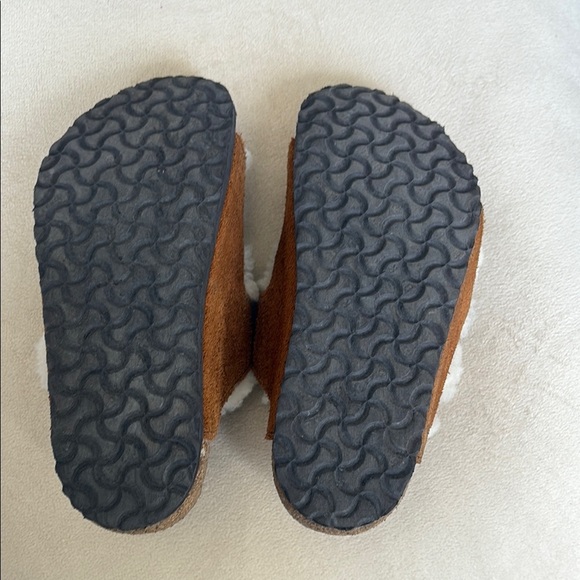 Birkenstock Brown Shearling Slippers with Adjustable Straps - Picture 4 of 5